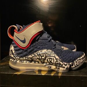 Lebron 17 graffiti navy